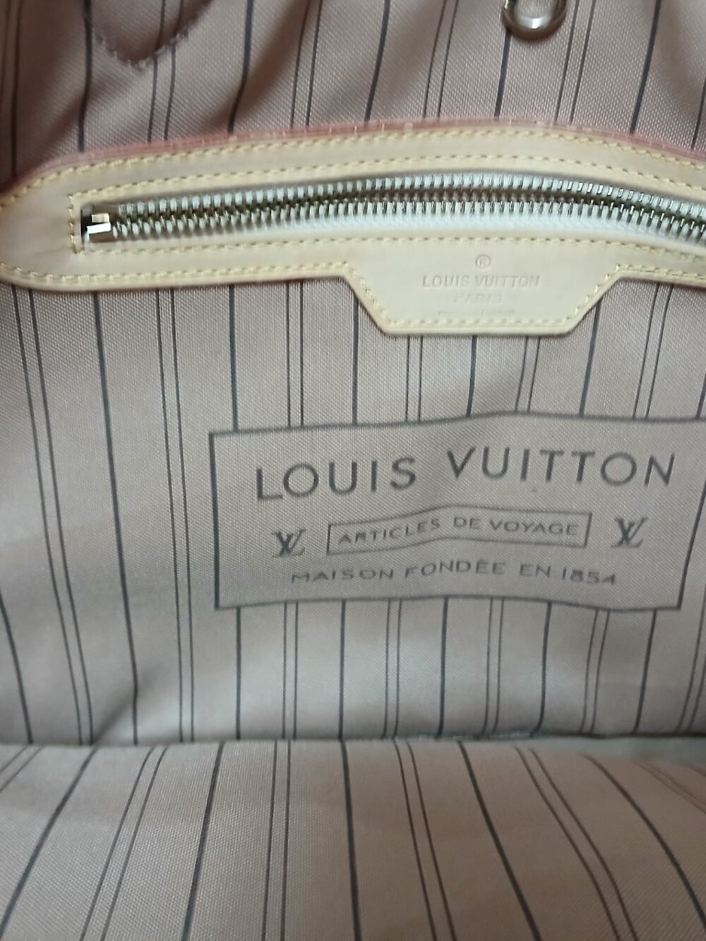 Louis Vuitton handbag - Picture 4 of 4